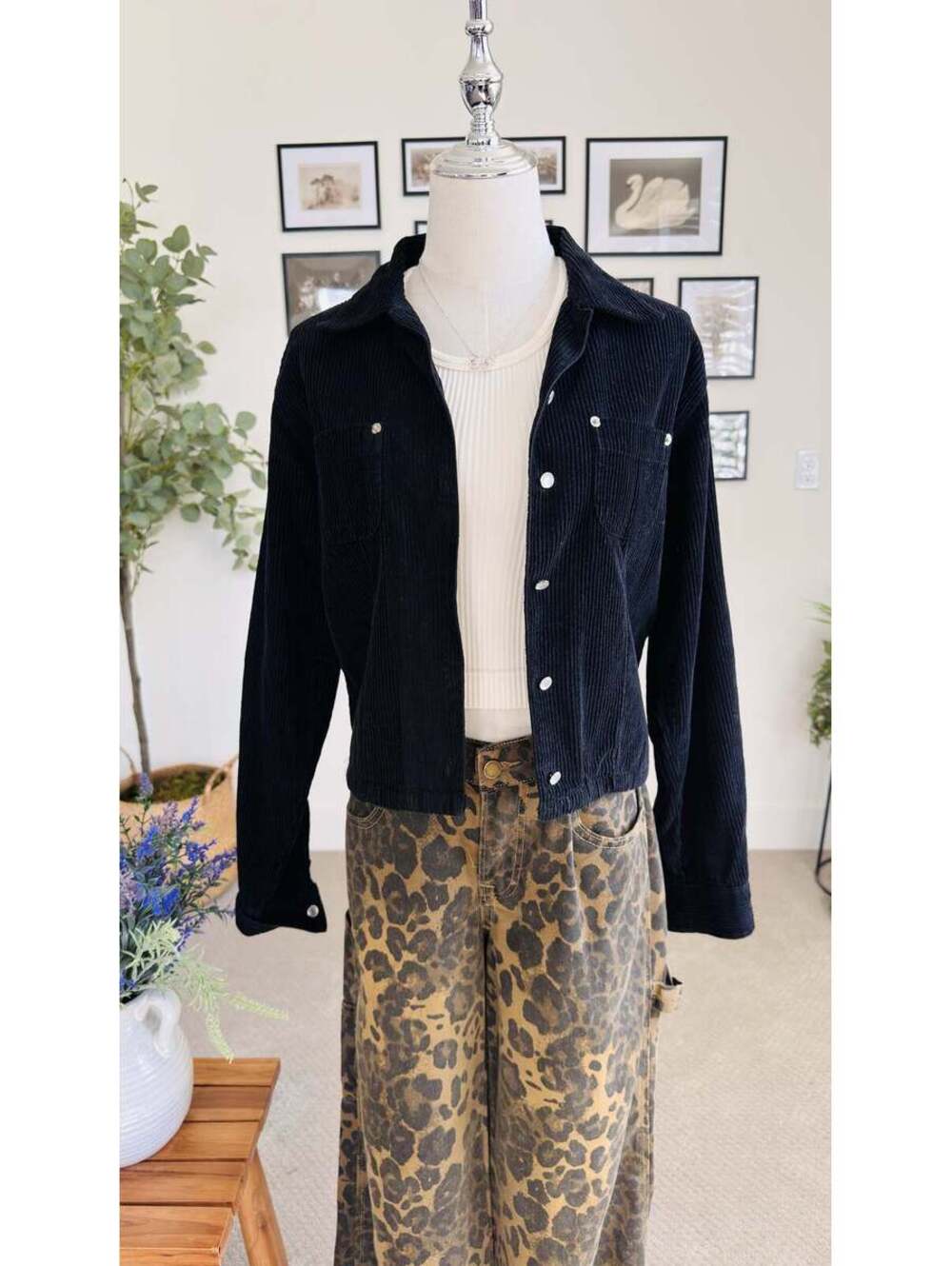 Tangibles Vintage Black Corduroy Snap-Front Cropped Jacket Size M